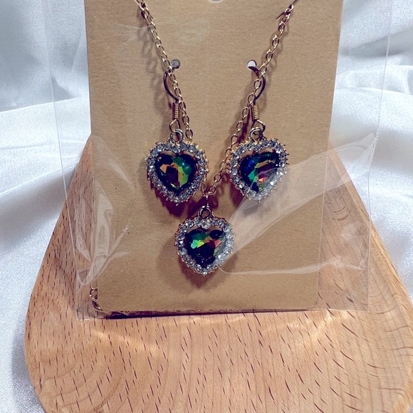 Rhinestone Heart Necklace & Earrings Set - Picture 2 of 3